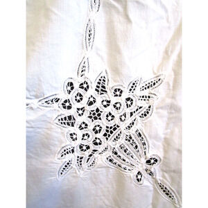 VTG White XLong 115" x 74" Lace Cutwork Embroidered Oval Banquet Tablecloth